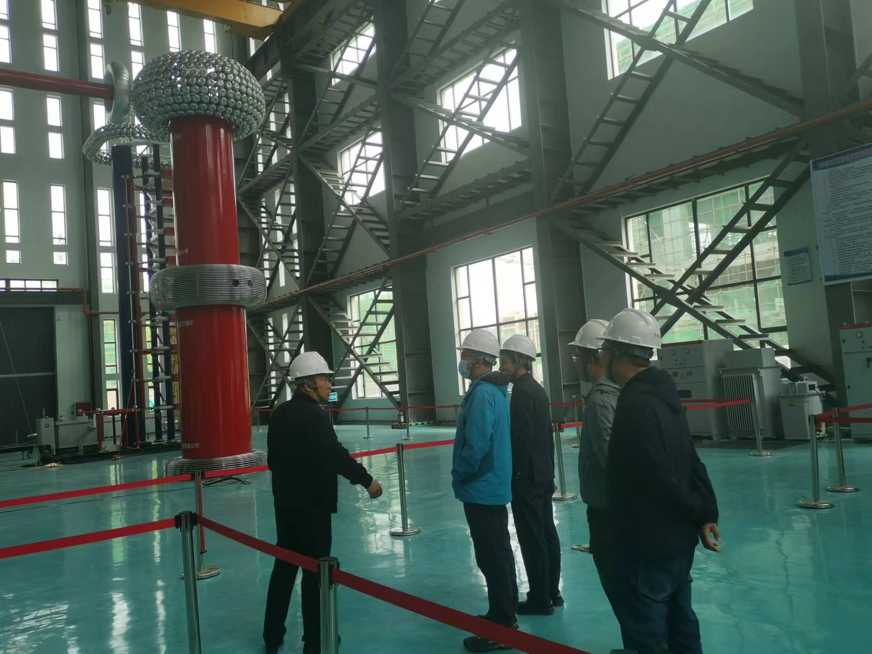 西藏鑫湖礦業(yè)有限公司領(lǐng)導(dǎo)考察我司 高原電力試驗研發(fā)中心