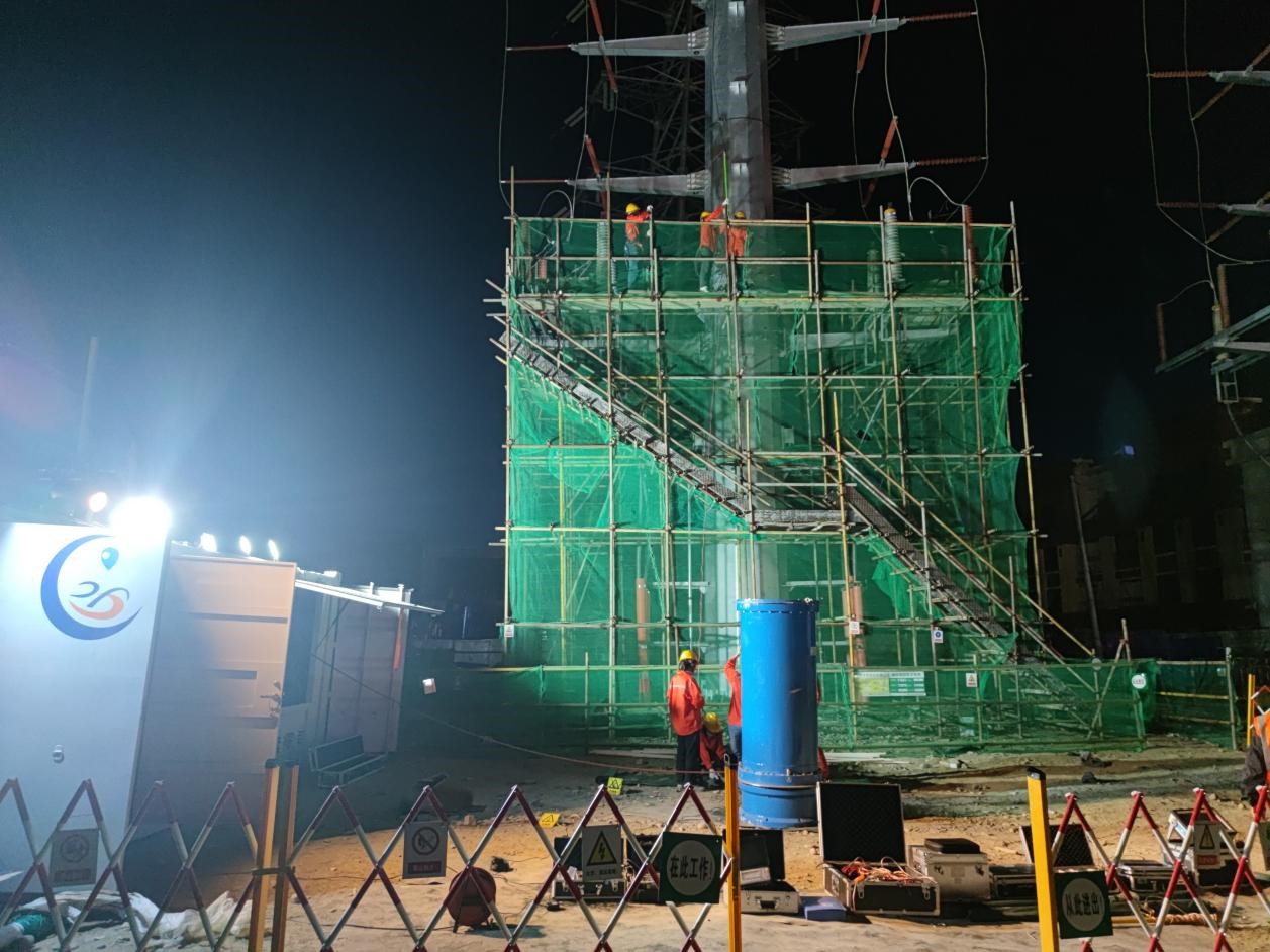 西藏華東無畏艱險、客戶至上、連續(xù)奮戰(zhàn)24小時，勝利完成調(diào)試工作